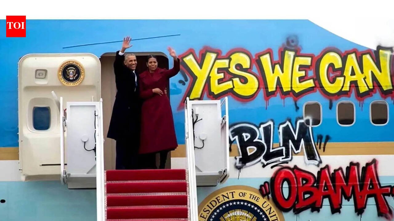 An altered graffiti photo of Obama and Air Force One