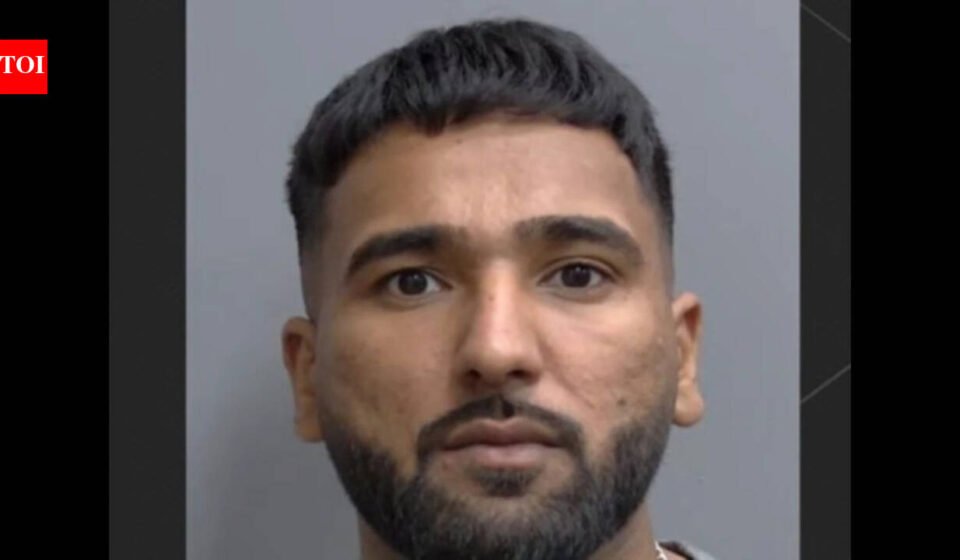 Canadian police stopped a dangerously driven car and found guns, drugs and Indian criminals in the car