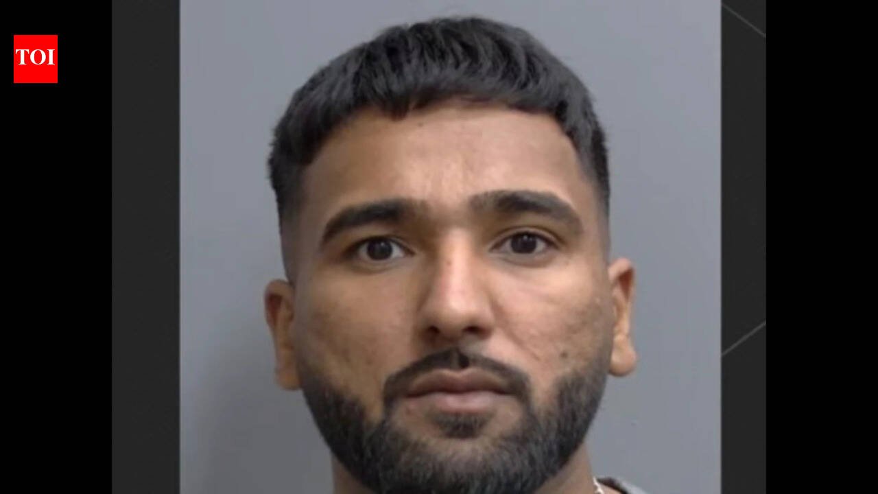 Canadian police stopped a dangerously driven car and found guns, drugs and Indian criminals in the car