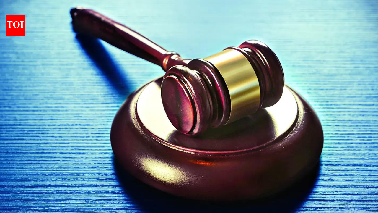 China sentences former official to death in $325 million bribery case