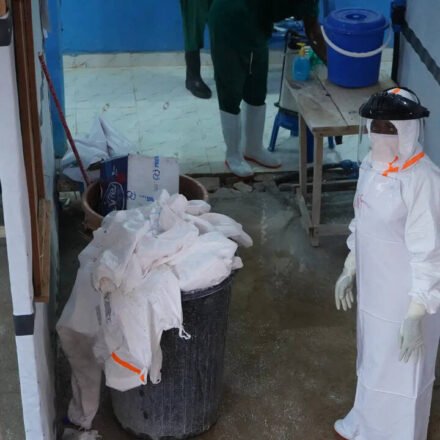 Congo Ebola outbreak kills nearly 1,000 people, cases climb to 2,473