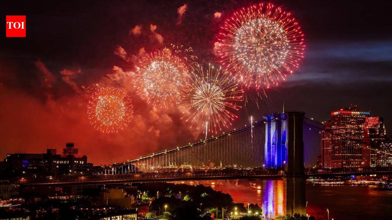 Delta Air Lines Flight Incident: Was a Delta Air Lines flight hit by fireworks as it landed in Chicago on July 4th? Pilot said he 'felt a big explosion'