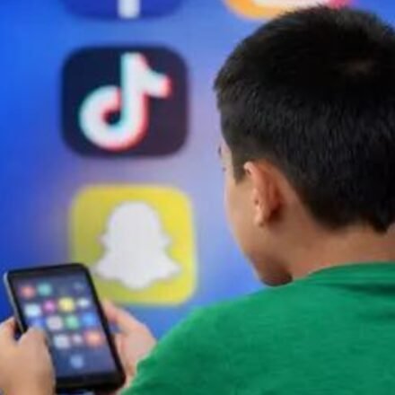 French lawmakers pass law banning social media use by children under 15; first EU country to do so