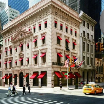 In 1917, French jeweler Pierre Cartier used a pearl necklace worth $1 million and purchased a mansion on Fifth Avenue for just $100, which became one of New York's most famous luxury landmarks.