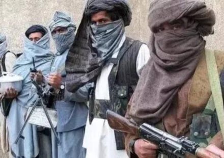 Insurgents kill 18 police officers, kidnap 11 soldiers in southwestern Pakistan this week