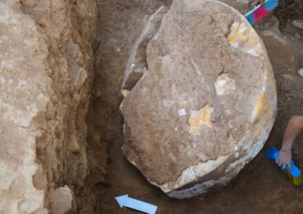 Iraqi archaeologists have unearthed a rare 2,600-year-old stele of Assyrian king Ashurbanipal at the Shamash Gate of Nineveh, nearly a decade after ISIS destroyed the ancient city