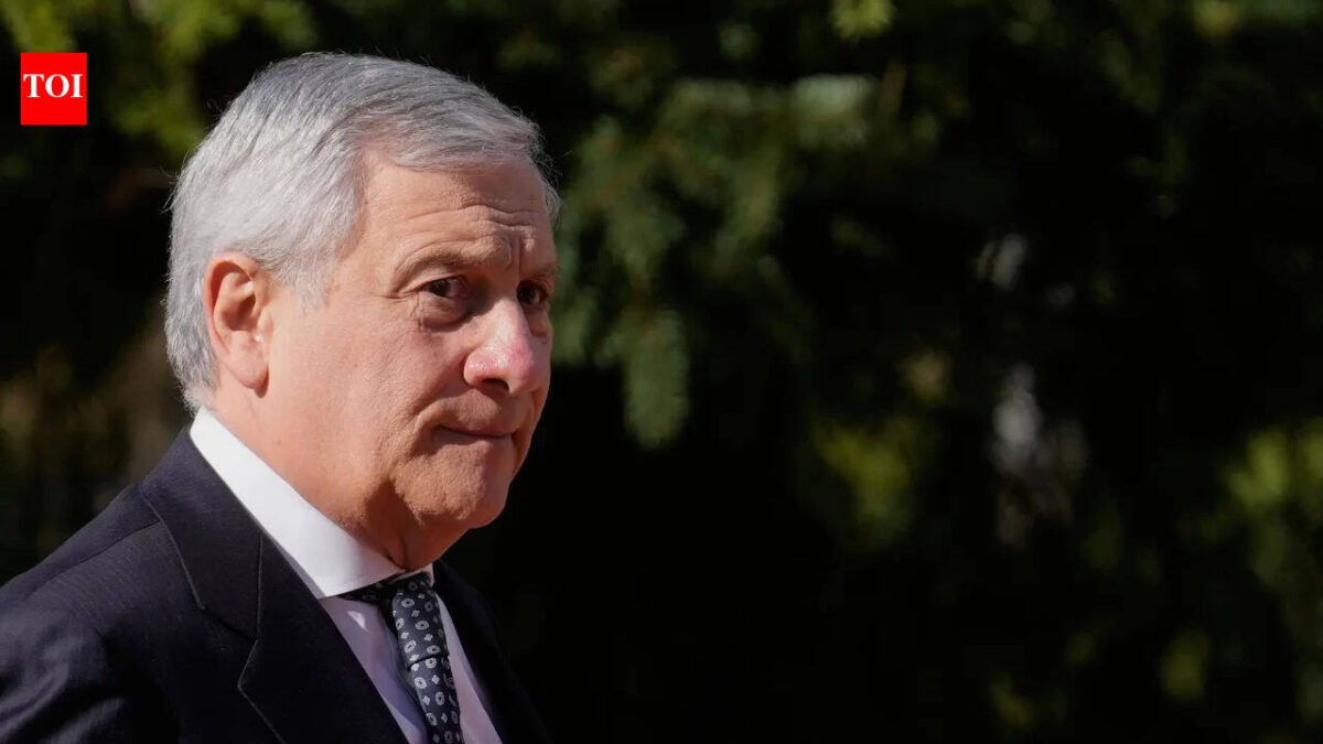 Italian 007 scandal: Two Russian military attachés expelled for espionage