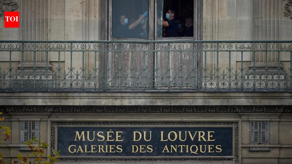 Jewelry worth 4 million euros stolen from French museum, investigation continues