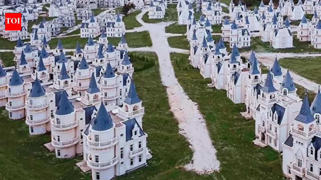 More than 500 Disney-style castles were built in a luxury village at a cost of $200 million. Today, the entire site is a ghost town with hundreds of empty villas | World News