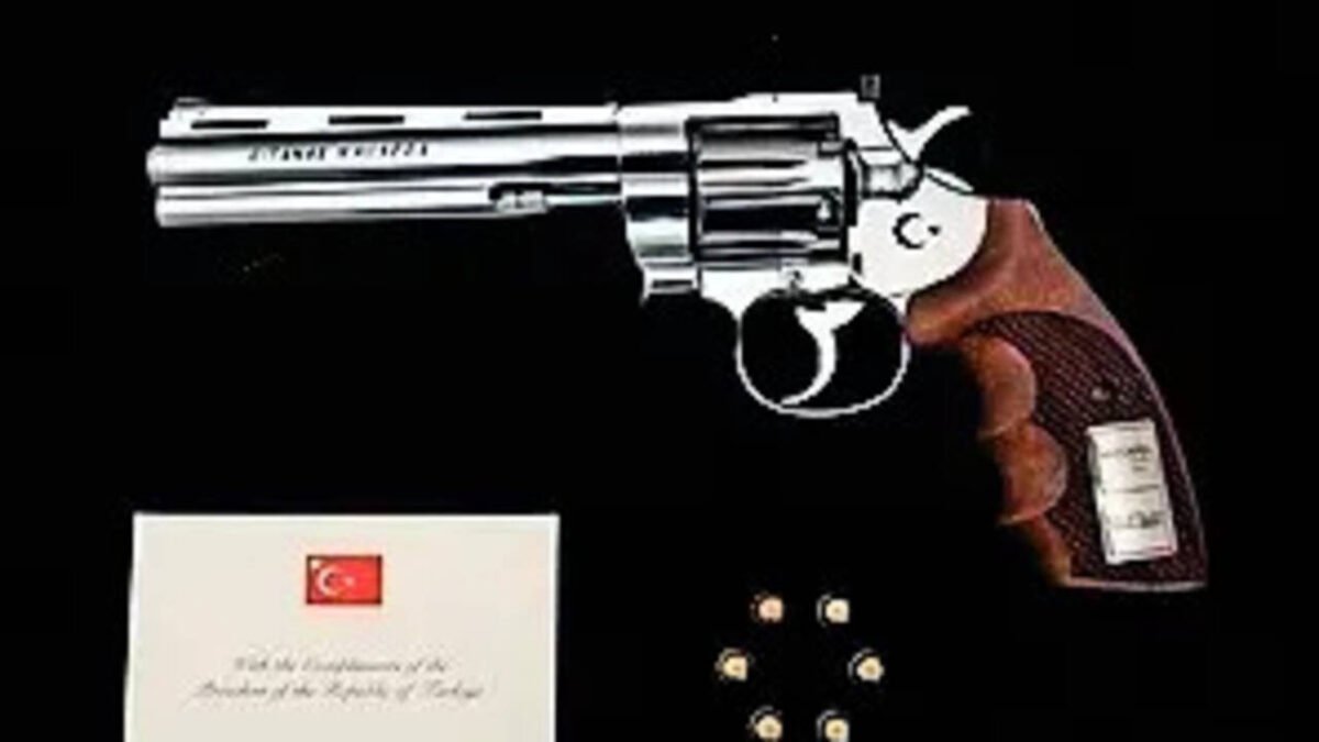 NATO leaders discuss Turkish security, get revolvers in return