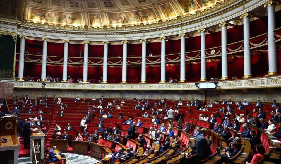 'No social media use before 15': France passes landmark digital age law