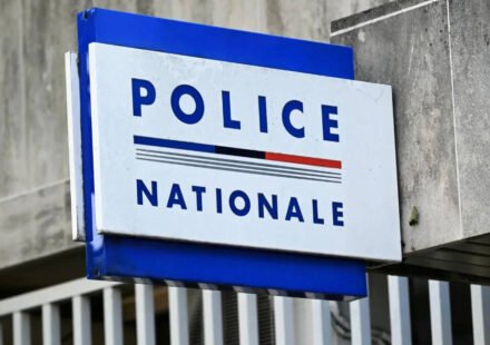 Paris knife attack: Three women stabbed near Porte de Clichy, man arrested