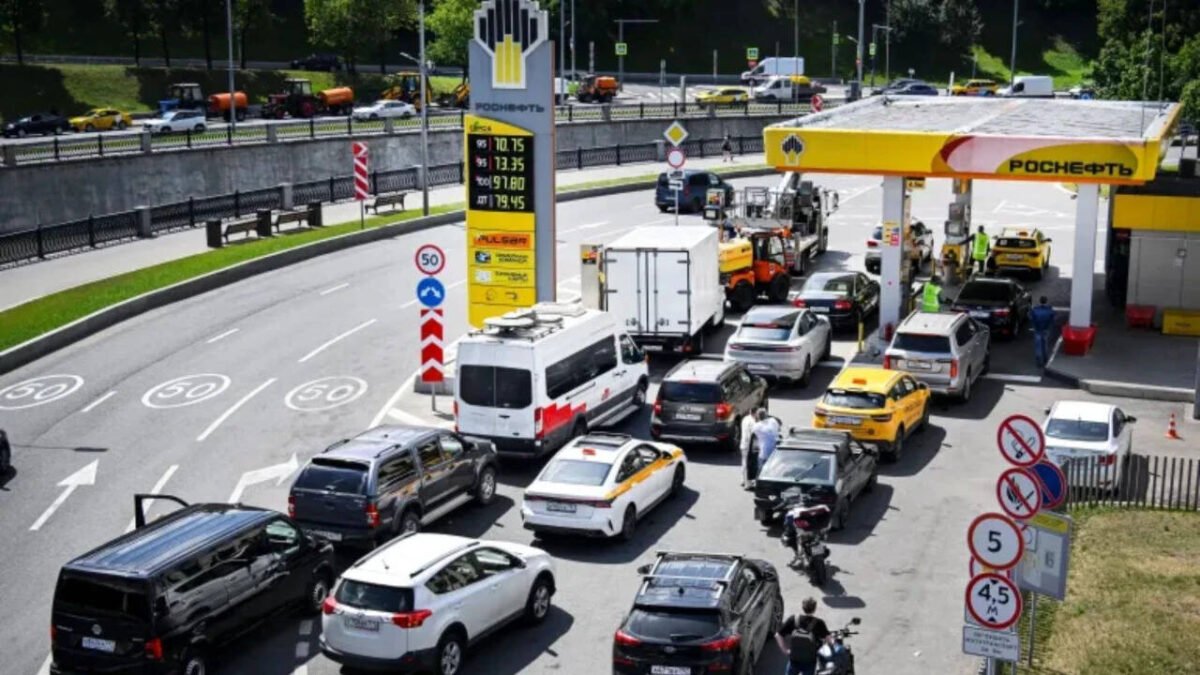 Russia fuel crisis: Russians urged to work from home amid fuel crisis