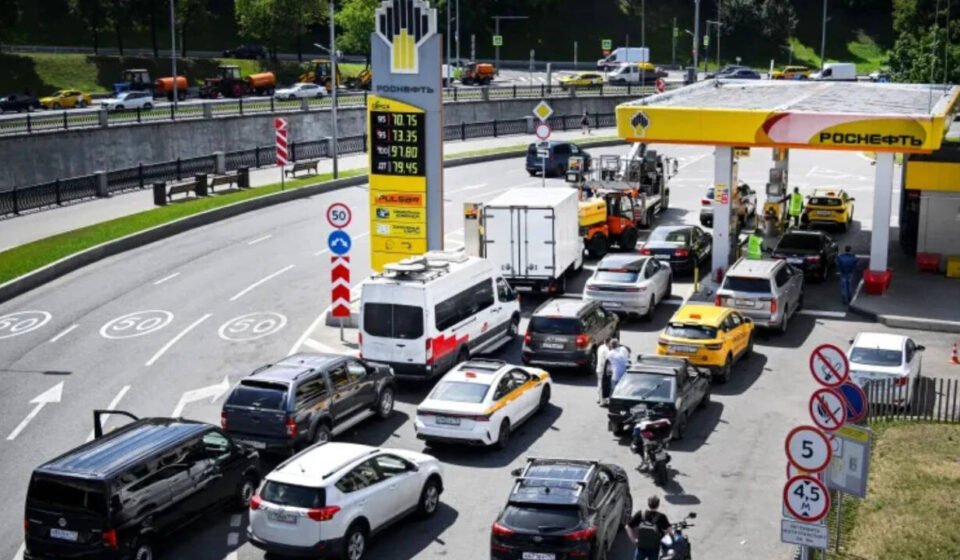 Russia fuel crisis: Russians urged to work from home amid fuel crisis