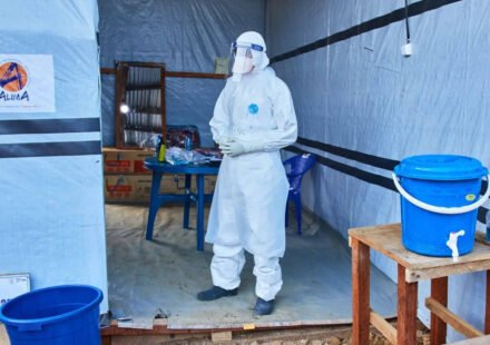The number of Ebola cases in Congo exceeds 2,000, and the death toll surges the fastest, with 754 people dying