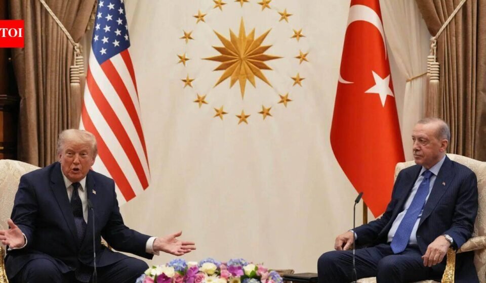 Trump announces lifting of sanctions on Türkiye at NATO summit, hints at possible sale of F-35 fighter jets
