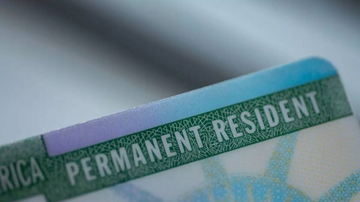 U.S. to reinstate rule not granting green cards to people using public benefits