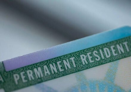 U.S. to reinstate rule not granting green cards to people using public benefits