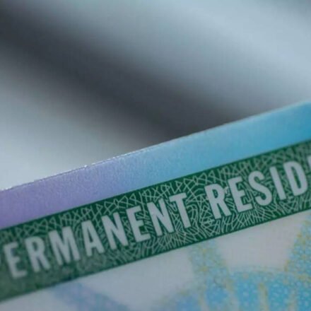U.S. to reinstate rule not granting green cards to people using public benefits