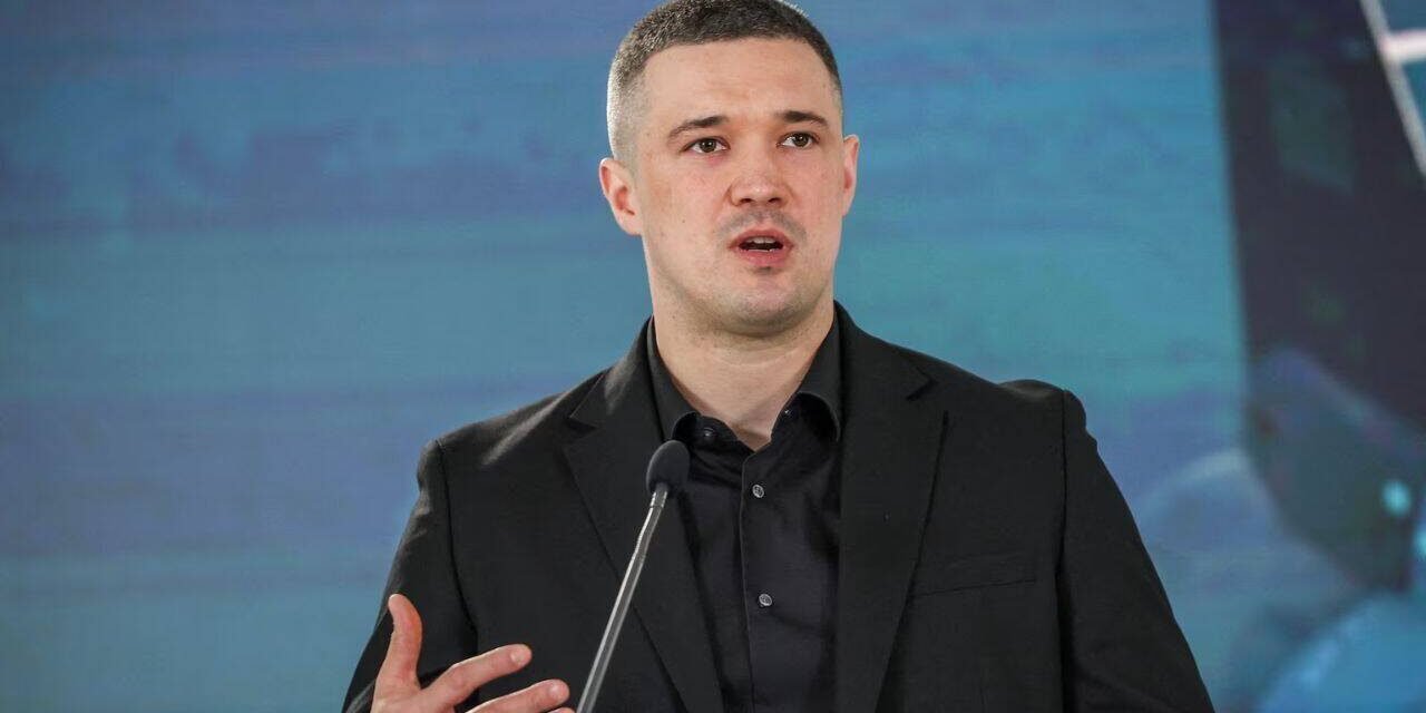 Ukrainians protest Zelensky's ouster of popular defense minister