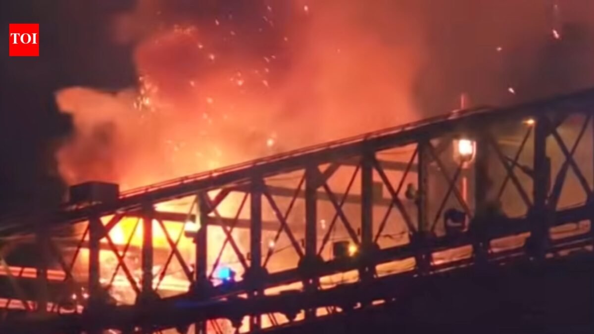 WATCH: Brooklyn Bridge catches fire during 4th of July fireworks show
