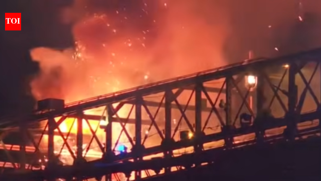 WATCH: Brooklyn Bridge catches fire during 4th of July fireworks show