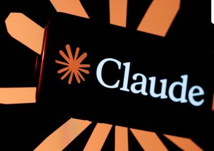 A Claude artificial intelligence (AI) logo on a smartphone. (Bloomberg)