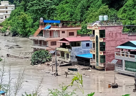 Nepal floods: U.S. citizens are advised to avoid affected areas and contact family or tour companies. (HT_PRINT)
