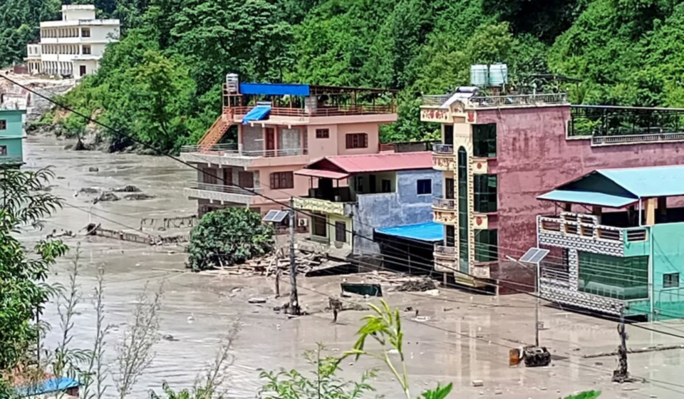 Nepal floods: U.S. citizens are advised to avoid affected areas and contact family or tour companies. (HT_PRINT)