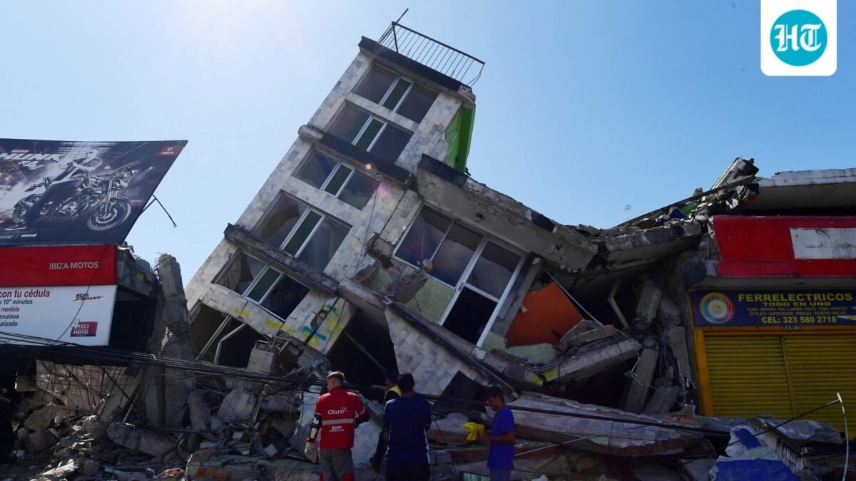 People look for survivors amid the rubble of a collapsed building after an earthquake in Pereira, Colombia. (AFP)