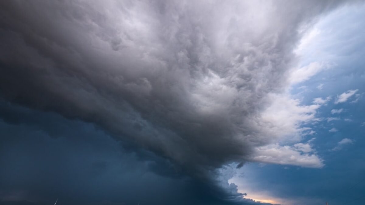 A large and dangerous tornado tore through Dover, Delaware. (Unsplash)