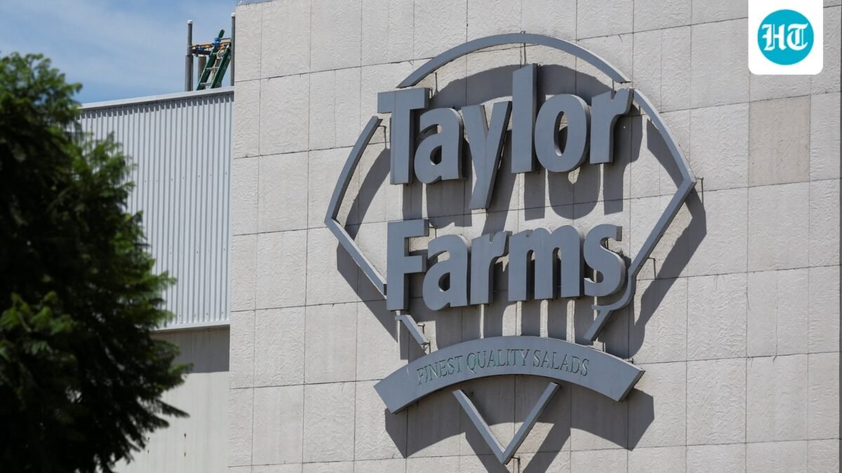 A new FDA report reveals 236,192 Taylor Farms lettuce cases and the major brands connected to the recall.. REUTERS/Daniel Becerril (REUTERS)