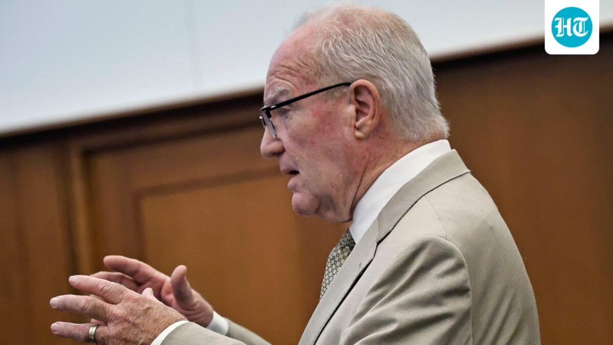 Defense attorney Kevin Reddington cross examines Dr. Jennifer Tufts who treated Lindsay Clancy during Clancy's murder trial at Plymouth Superior Court in Plymouth, Mass., Monday, Aug. 10, 2026. (Greg Derr/The Patriot Ledger via AP, Pool) (Greg Derr/Pool The Patriot Ledge)