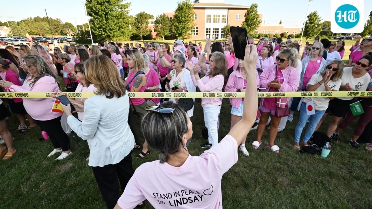 Demonstration in support of Lindsay Clancy outside Plymouth Superior Court, Massachusetts. (AP Photo/Josh Reynolds)