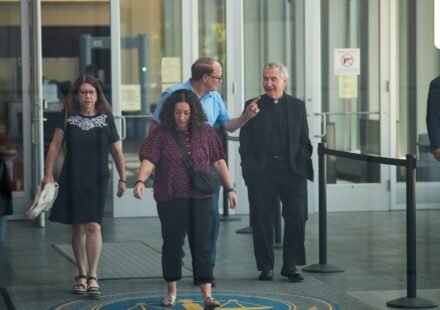 Michael and Paula Musgrove, the parents of Lindsay Clancy, who is accused of killing her children, leave the Plymouth Superior courthouse in Plymouth, Massachusetts, U.S., July 27, 2026.  Picture taken through a window. REUTERS/Brian Snyder (REUTERS)