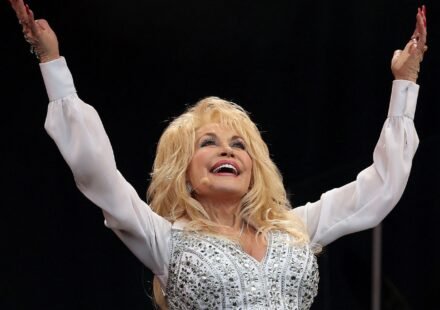 Country music icon Dolly Parton has died at 80. (REUTERS)