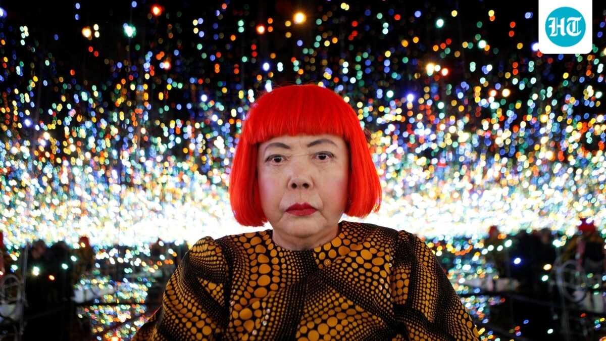 FILE PHOTO: Japanese artist Yayoi Kusama poses for a photograph inside her Infinity Mirrored Room installation titled "The Souls of Millions of Light Years Away" during a media preview of her new exhibition at the David Zwirner gallery in New York, U.S., November 7, 2013.  REUTERS/Mike Segar/File Photo     TPX IMAGES OF THE DAY (REUTERS)
