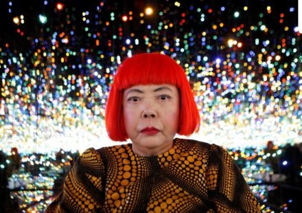 FILE PHOTO: Japanese artist Yayoi Kusama poses for a photograph inside her Infinity Mirrored Room installation titled "The Souls of Millions of Light Years Away" during a media preview of her new exhibition at the David Zwirner gallery in New York, U.S., November 7, 2013.  REUTERS/Mike Segar/File Photo     TPX IMAGES OF THE DAY (REUTERS)