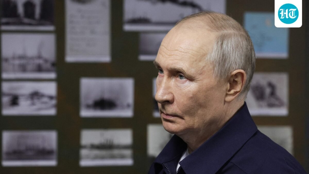 Russians are pulling billions from banks as fears grow over Putin seizing private money, while capital flight adds pressure to Russia's war-hit economy. (AFP)
