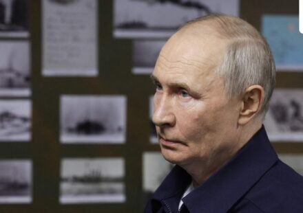 Russians are pulling billions from banks as fears grow over Putin seizing private money, while capital flight adds pressure to Russia's war-hit economy. (AFP)