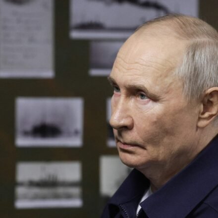 Russians are pulling billions from banks as fears grow over Putin seizing private money, while capital flight adds pressure to Russia's war-hit economy. (AFP)