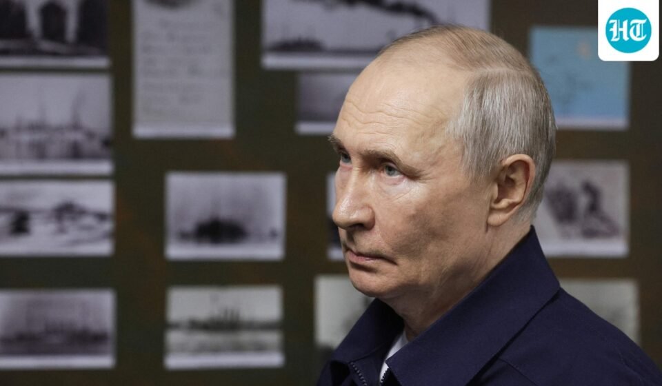 Russians are pulling billions from banks as fears grow over Putin seizing private money, while capital flight adds pressure to Russia's war-hit economy. (AFP)