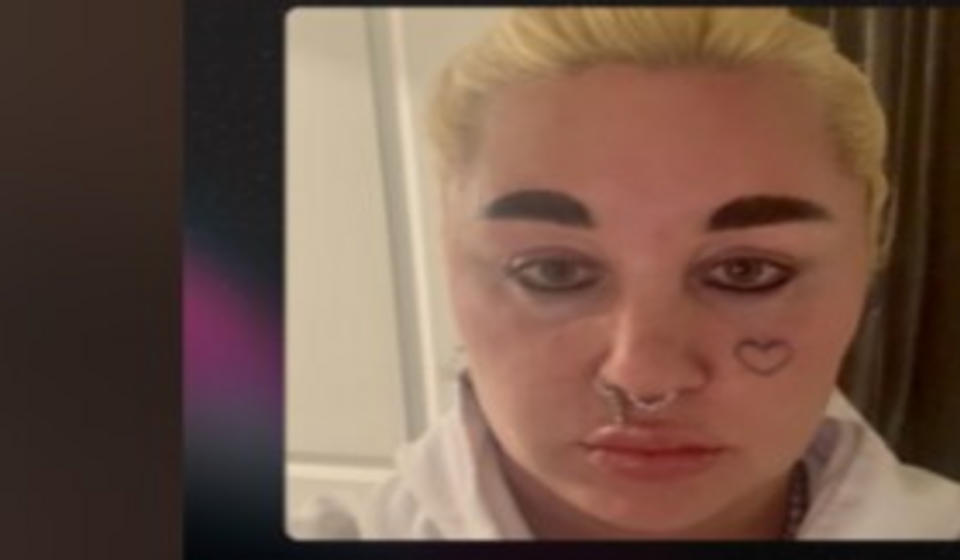 Amanda Bynes drew attention online as a video showed her with a photo of Hayden Panettiere. (Instagram/ amandapandapandapanda1)