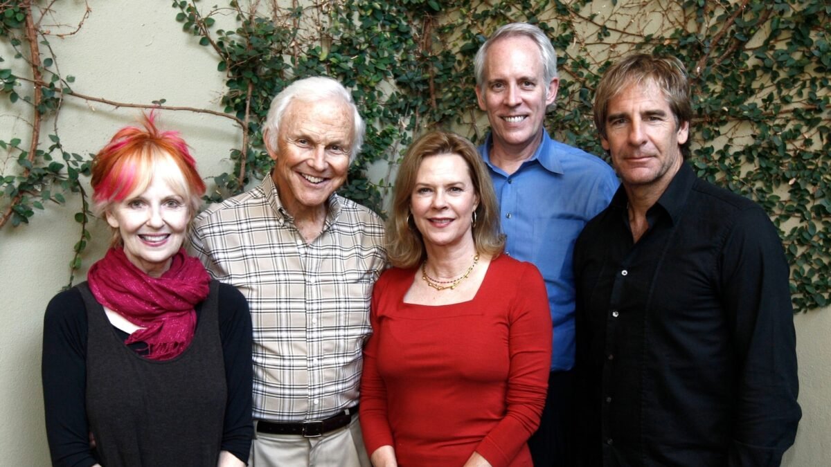 FILE - Shelley Fabares, left, poses for a group photo with other Screen Actors Guild Awards committee members, from left, Paul Napier, Chairwoman JoBeth Williams, Vice Chair Daryl Anderson and Scott Bakula during a tasting of the proposed menu and alternatives for the SAG Awards by Lucques Catering, Sept. 29. 2009, in Los Angeles. (AP Photo/Matt Sayles)