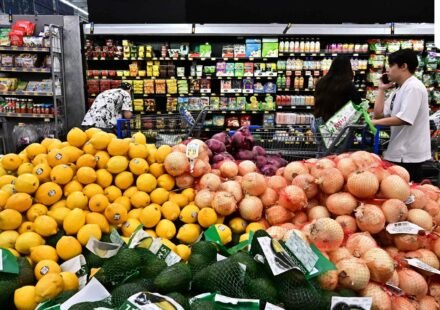 Piggly Wiggly is closing stores in several US states due to staffing issues, while other locations are being rebranded under new names. (AFP)
