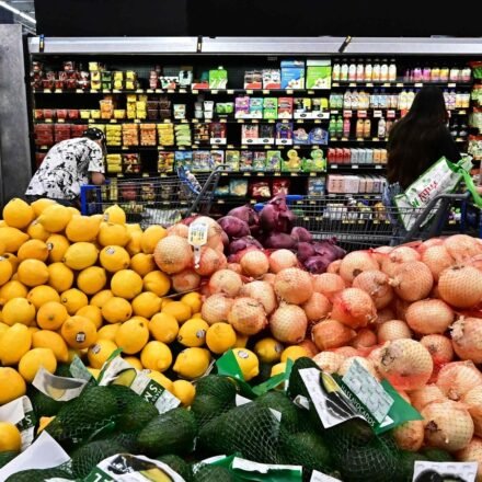 Piggly Wiggly is closing stores in several US states due to staffing issues, while other locations are being rebranded under new names. (AFP)