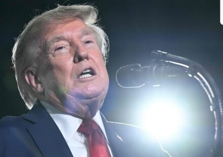 Trump’s aides are leaving for different reasons, but their exits come at a difficult time before the 2026 midterms. (Photo by SAUL LOEB / AFP) (AFP)