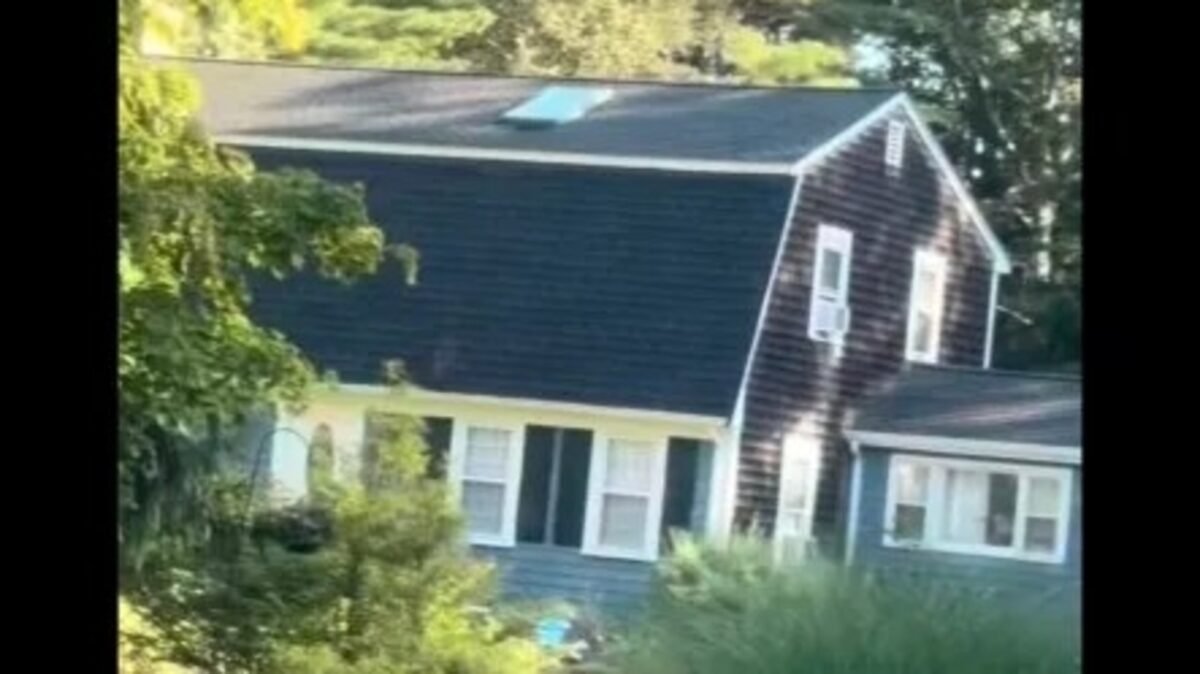 Amidst renewed interest in the tragic Lindsay Clancy case, individuals are filming the family's former home despite social media backlash.