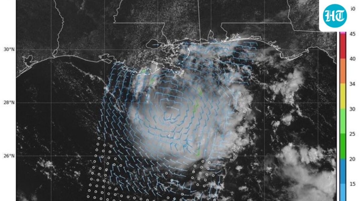 Invest 97L shows a 70% chance of becoming a tropical depression, with potential impacts on Louisiana and Texas (X@HuracanInfoCo)