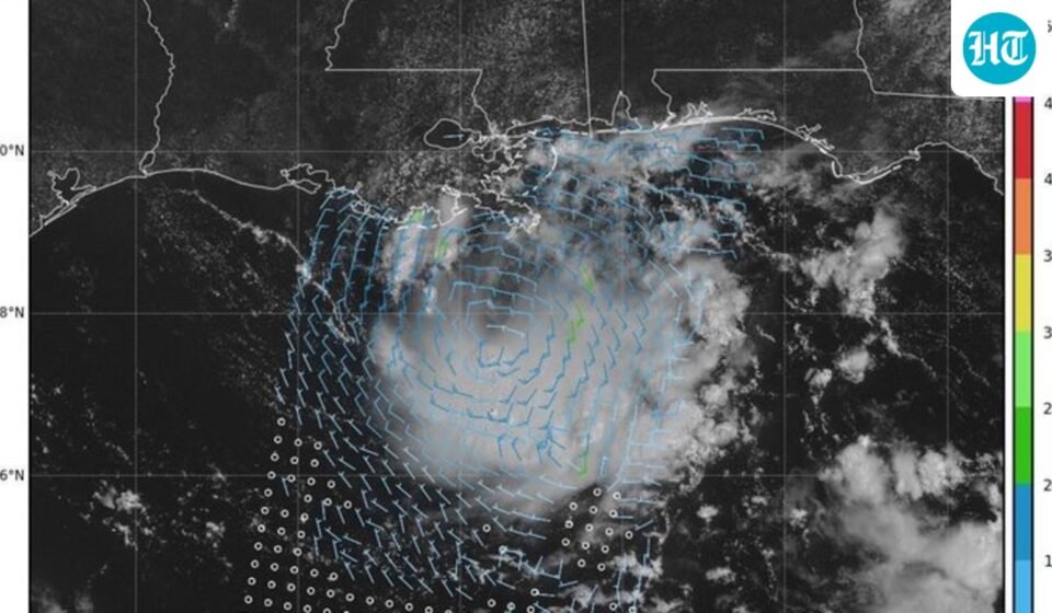 Invest 97L shows a 70% chance of becoming a tropical depression, with potential impacts on Louisiana and Texas (X@HuracanInfoCo)